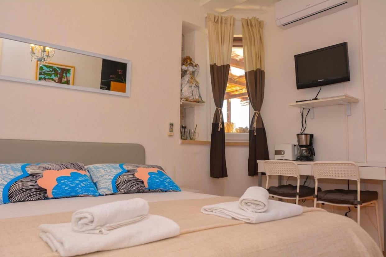 Apartment And Room Sveti Jakov Dubrovnik Dış mekan fotoğraf
